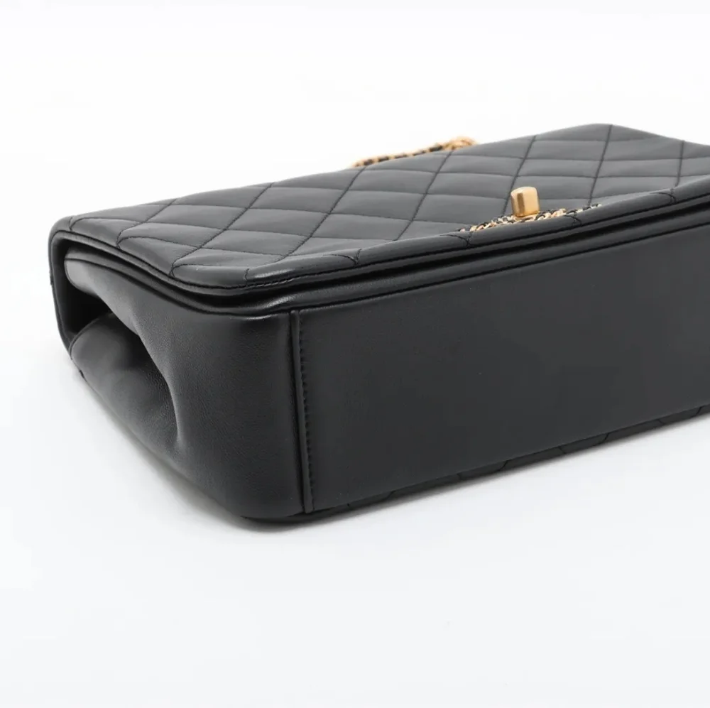 Chanel On and On Full Flap Shoulder Bag - Black Quilted Lambskin COA included - Picture 7 of 17
